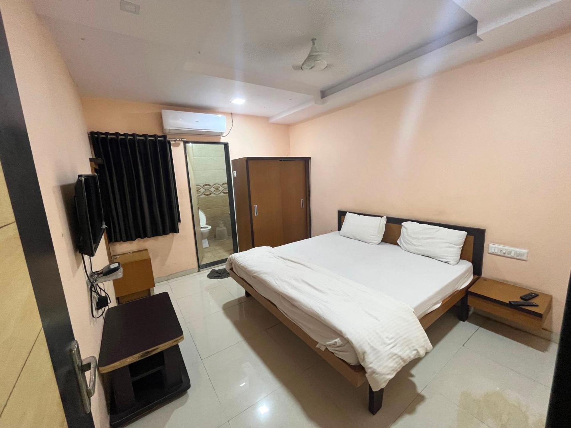 Oyo Hotel Rio Inn Ānand エクステリア 写真